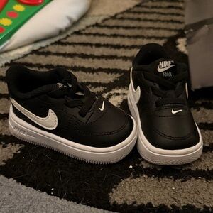 Nike baby Black and White Force 1 Sneakers